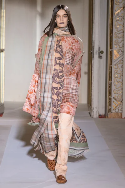 Look 5